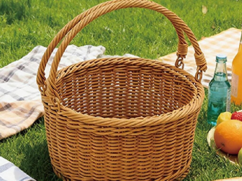 Wicker Picnic Basket with Lid